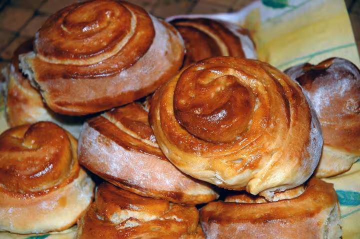 Petites brioches a la confiture de lait