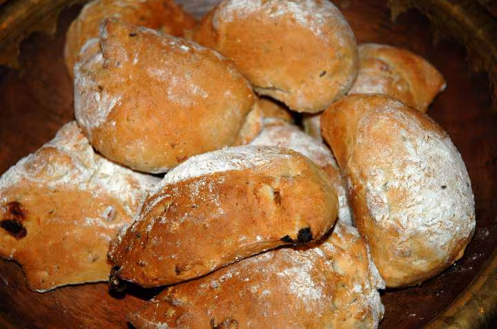 Petits pains au muesli et fruits bio