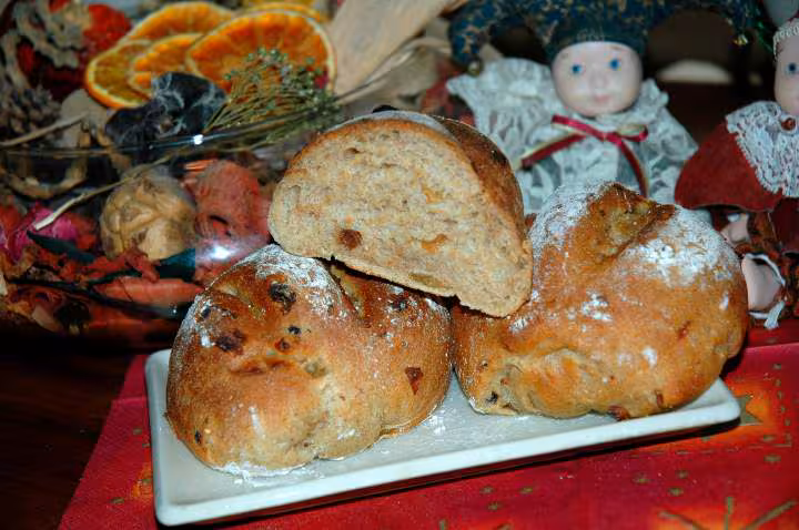 Petits pains de seigle aux deux raisins