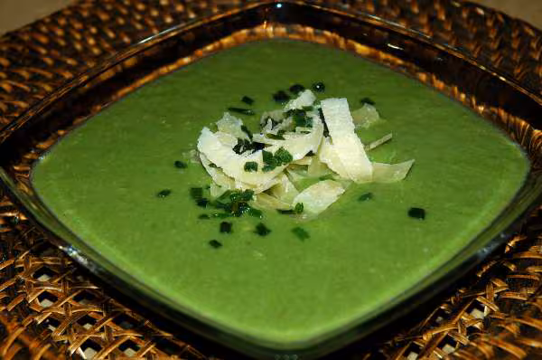 Veloute de legumes verts et parmesan