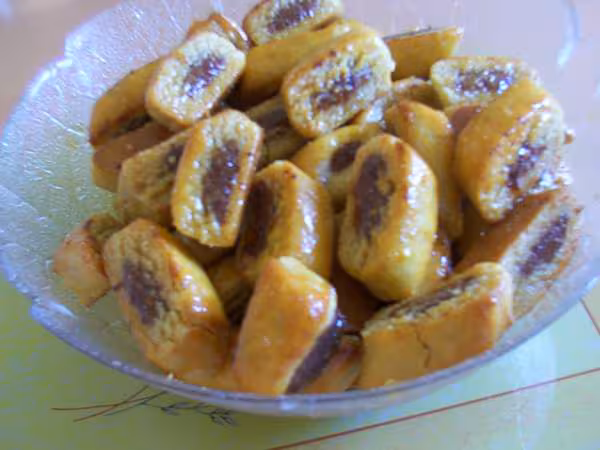 Makroudes 4