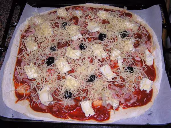 Pizza avant cuisson