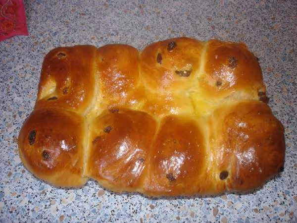 Brioche avec des raisins