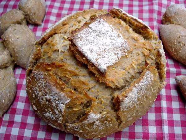 Pain entierement fait au levain naturel