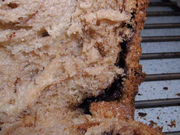 Brioche avec ouefs en chocolat de paques