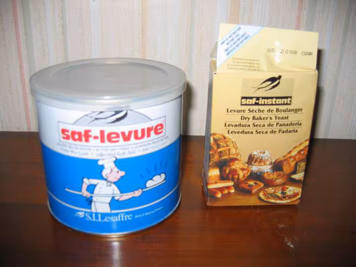 Levure saf en boite et en sachet