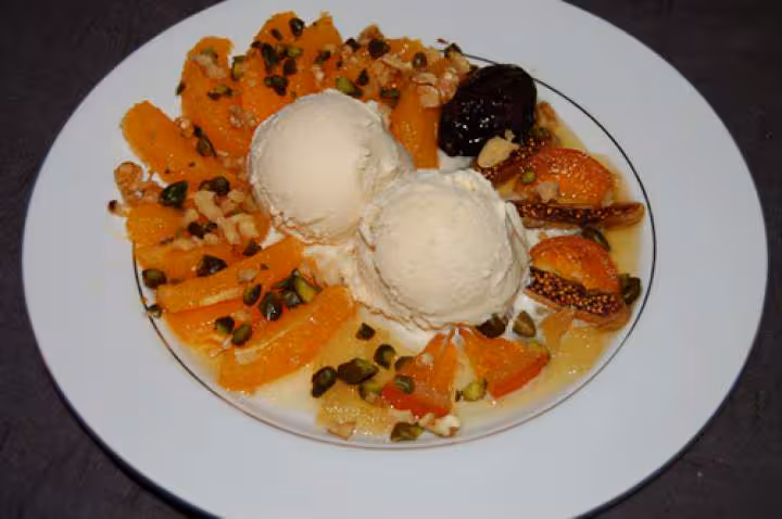 Chaud froid de fruits frais secs et confits