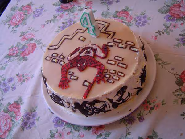 Gateau spyderman et terrain de foot