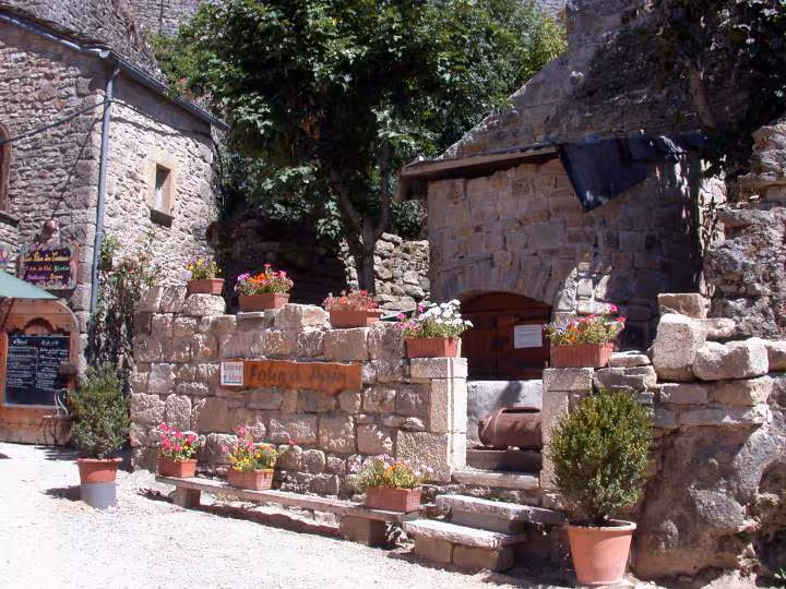 La couvertoirade cite templiere du xieme siecle aveyron