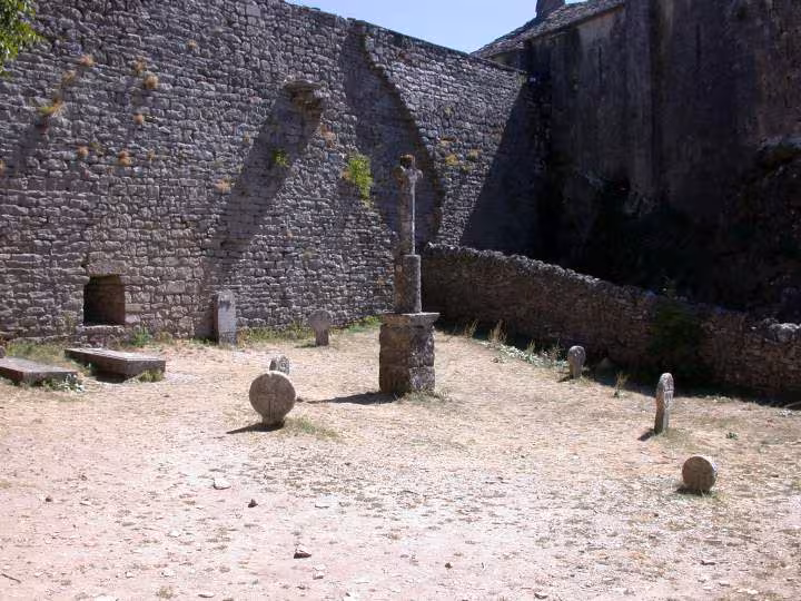 La couvertoirade cite templiere du xieme siecle aveyron