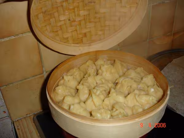 Raviolis vapeur pendant la cuisson