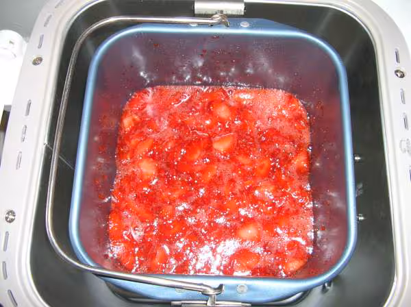Premiere confiture a la fraise