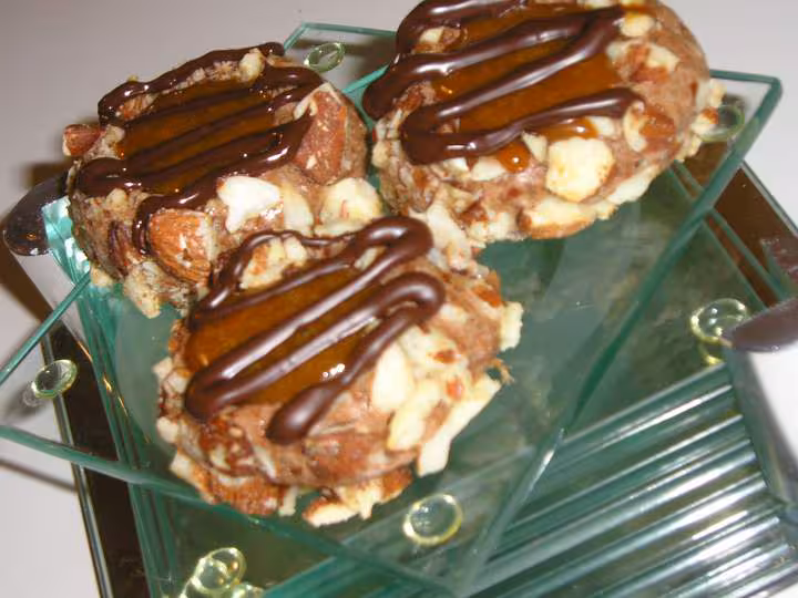 Bouchees chocolat caramel cuites et remplies