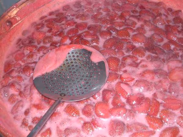 Confiture fraise ecumage