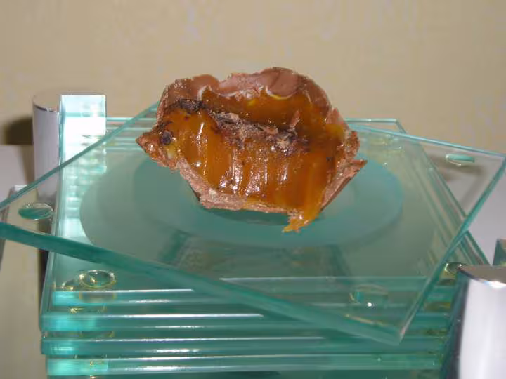 Coques chocolat caramel au beurre sale mangee