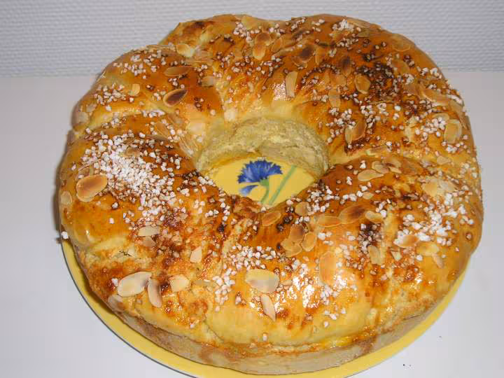 Couronnes tressee a la creme d amande