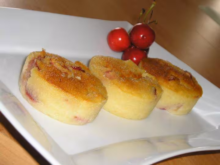 Gateaux de semoule aux cerises