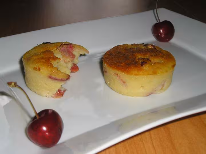 Gateaux de semoule aux cerises