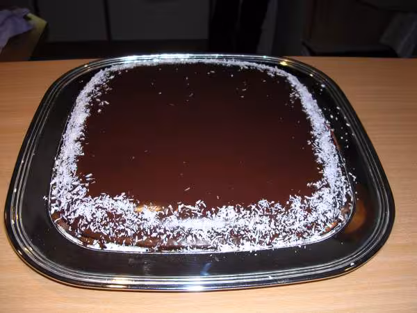 Le moelleux a la noix de coco napper de chocolat