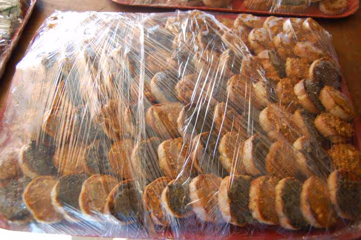 Tranche de ficelle a la garimande et a la provencale tartinee de tapenade