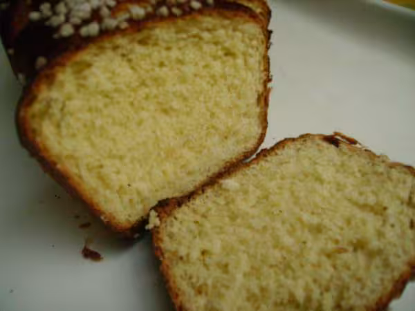 Mie de la brioche a la poudre d amande
