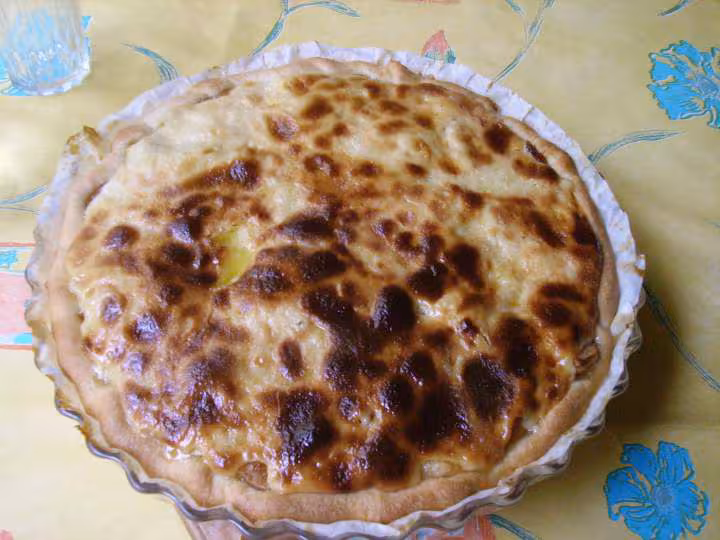 Tarte aux pommes et au lait concentre sucre
