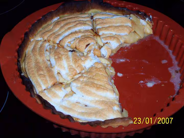 Tarte aux pommes meringuee