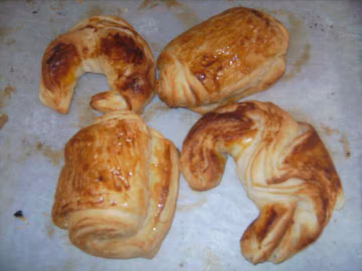 Croissant et petit pain chocolat