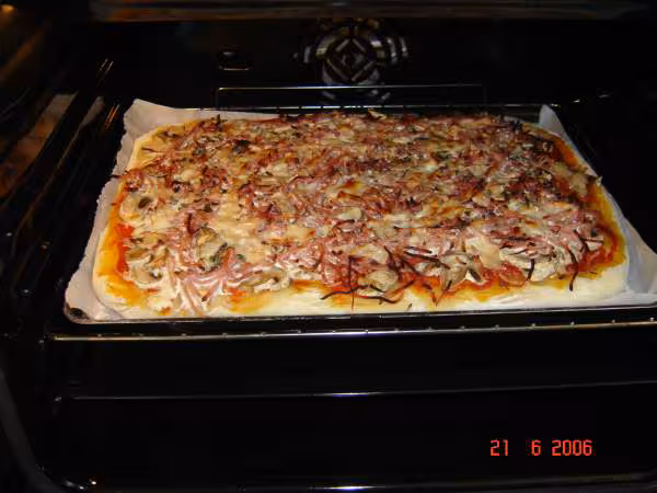 Pizza qui cuit
