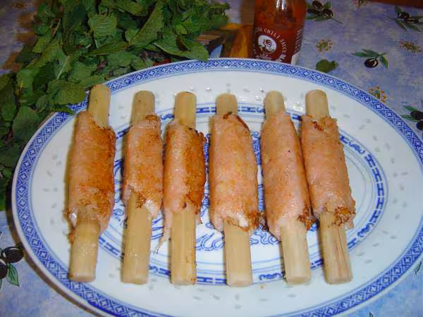 Batons canne a sucre avec pate de crevettes