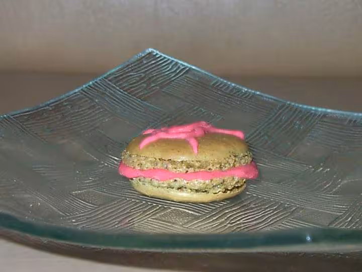 Macaron avec ganache pomme d amour 01