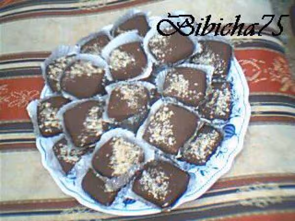 Des carres au chocolatet aux cacahuetes