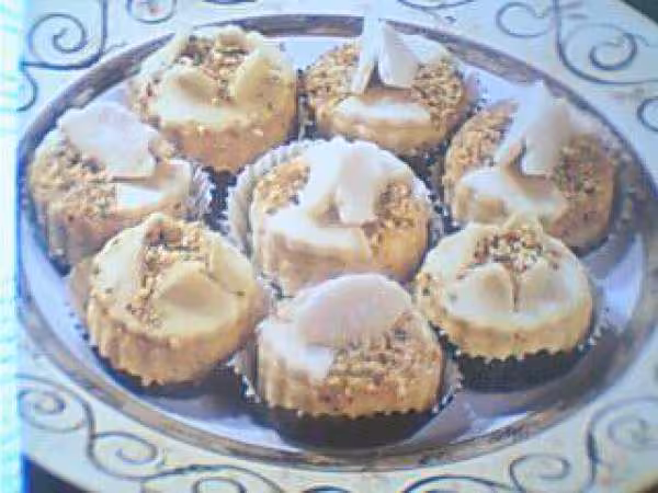 Gateau a la pate d amande et aux pistaches