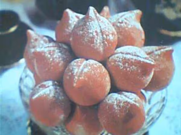 Gateaux peches a la pate d amandes