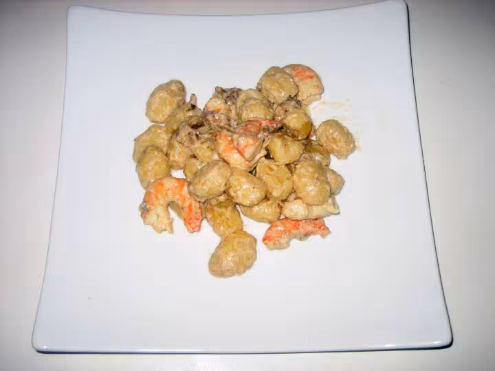 Gambas et gnocchis aux girolles