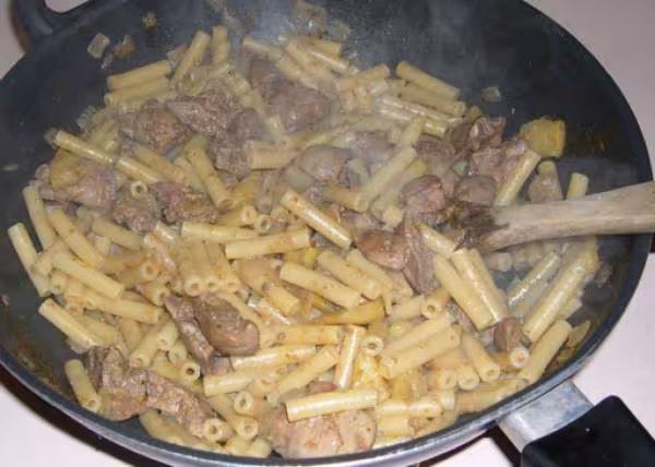 Pates curry et foies de volaille