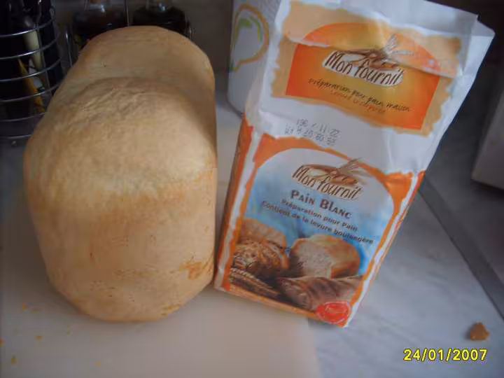 Pain blanc avec preparation toute prete