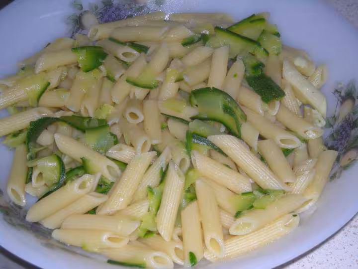Melange penne courgettes