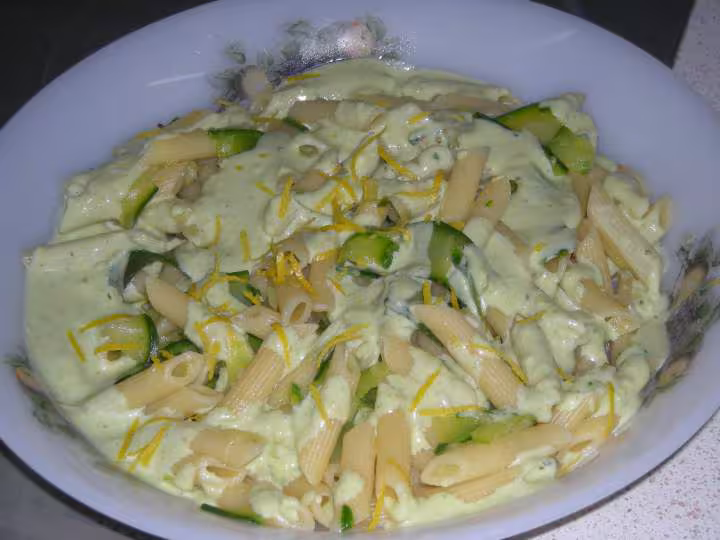 Penne aux courgettes et sauce facon pesto