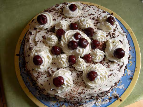 Ma foret noire avant de remettre plein de chocolat bien sur
