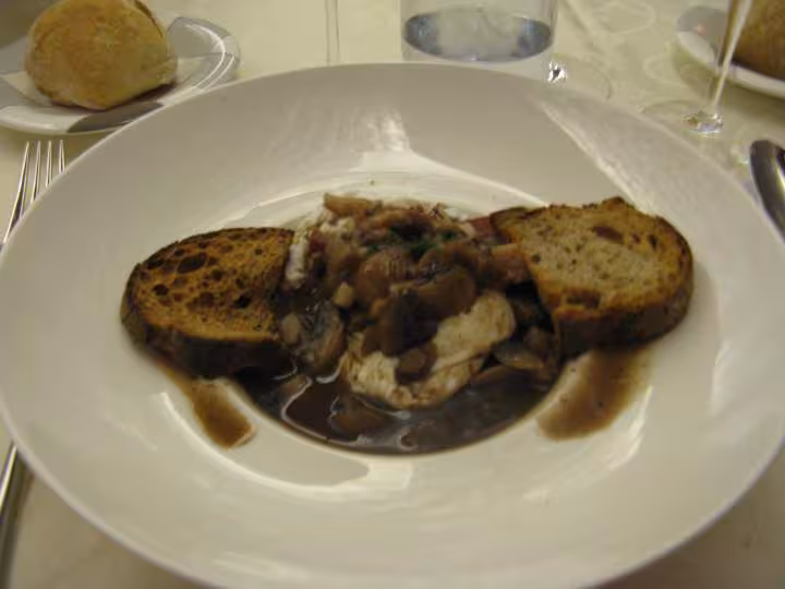 Et les oeufs en meurette specialite du coin aussi