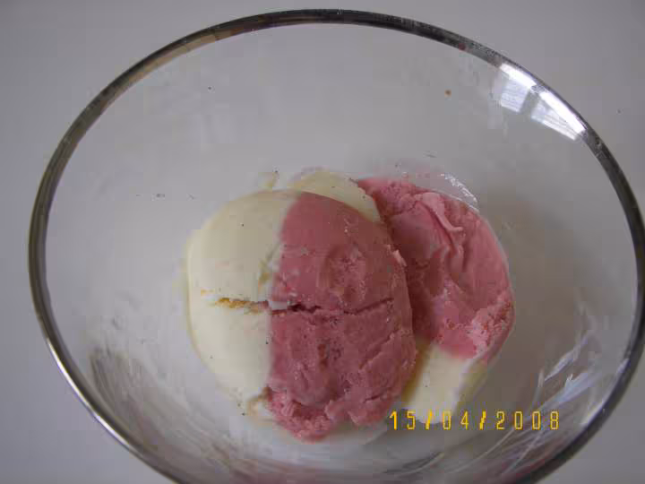 Glace vanille fraise