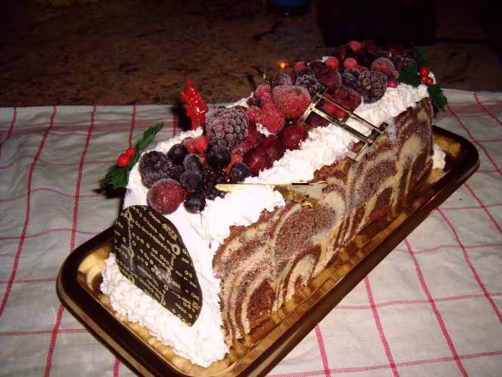 Buche aux fruits rouges