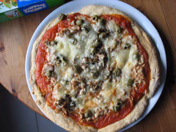 Pizza thon olives