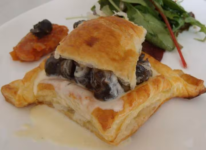 Feuilletes d escargot a la cremed ail