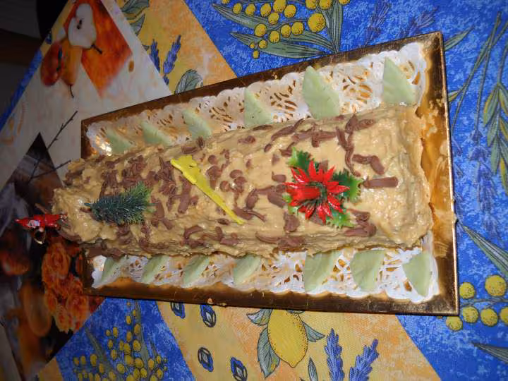 Buche creme au beurre cafe
