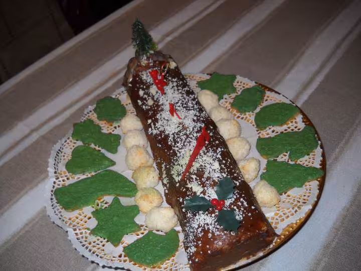 Buche mousse de poire couverture pralin