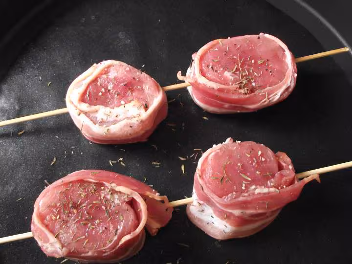 Filet mignon en robe de lard