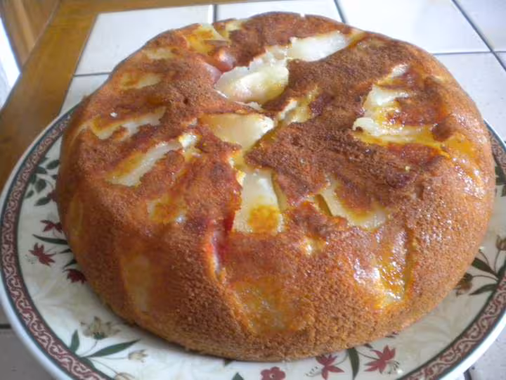 Gateau brioche aux poires abricots et pralines