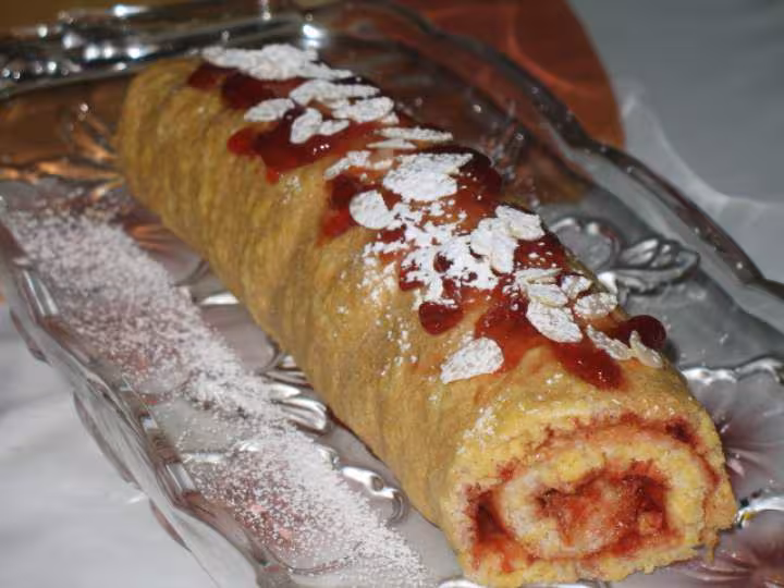 Biscuit roule a la framboise